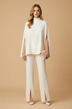 Set van Blouse met Hoge Hals en Cape-Mouwen & Wijde Broek met Split