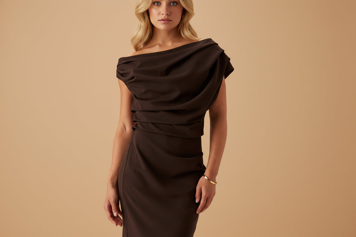 Asymmetrische maxi jurk met gedrapeerde details