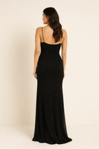 Elara | Maxi Dress met Hoge Split en Sprankelende Stof