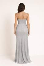 Elara | Maxi Dress met Hoge Split en Sprankelende Stof