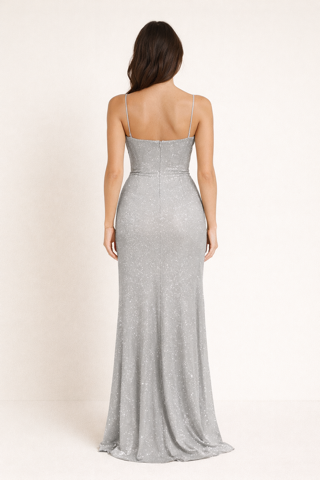 Elara | Maxi Dress met Hoge Split en Sprankelende Stof